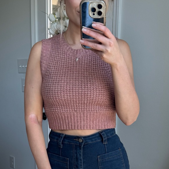 Jessica Simpson Tops - Sleeveless Cropped Knit Tank Top in Dusty Rose